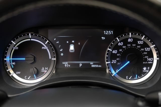 Used 2023 Toyota Highlander LE AWD/4WD image 24