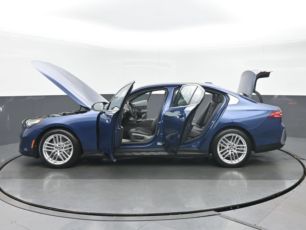 Used 2024 BMW 530i xDrive w/ Premium Package AWD/4WD image 41