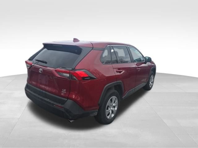 Used 2024 Toyota RAV4 LE image 7