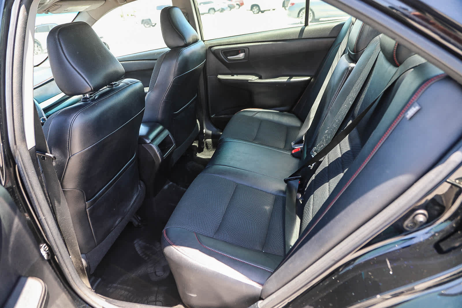 Used 2017 Toyota Camry SE FWD image 18