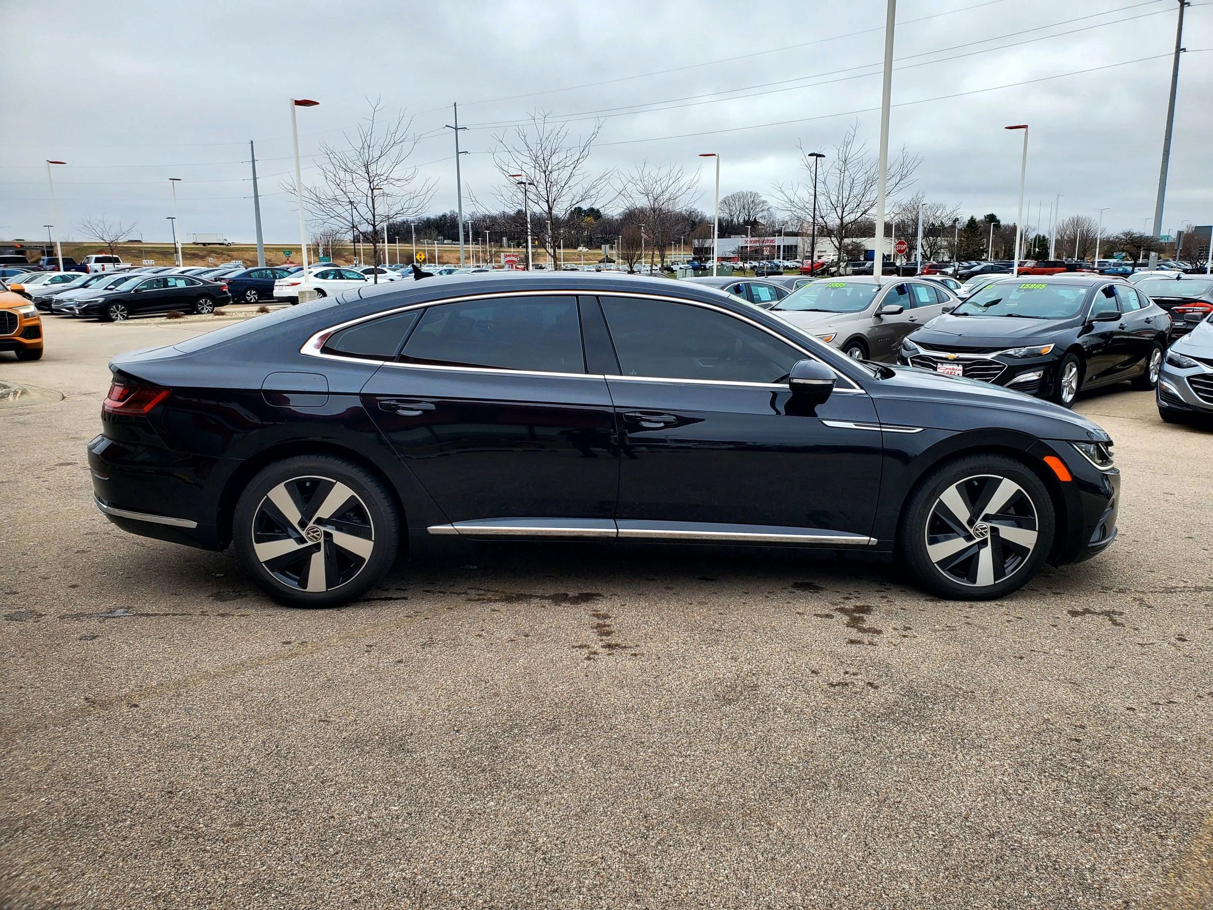 Used 2021 Volkswagen Arteon SE FWD image 4