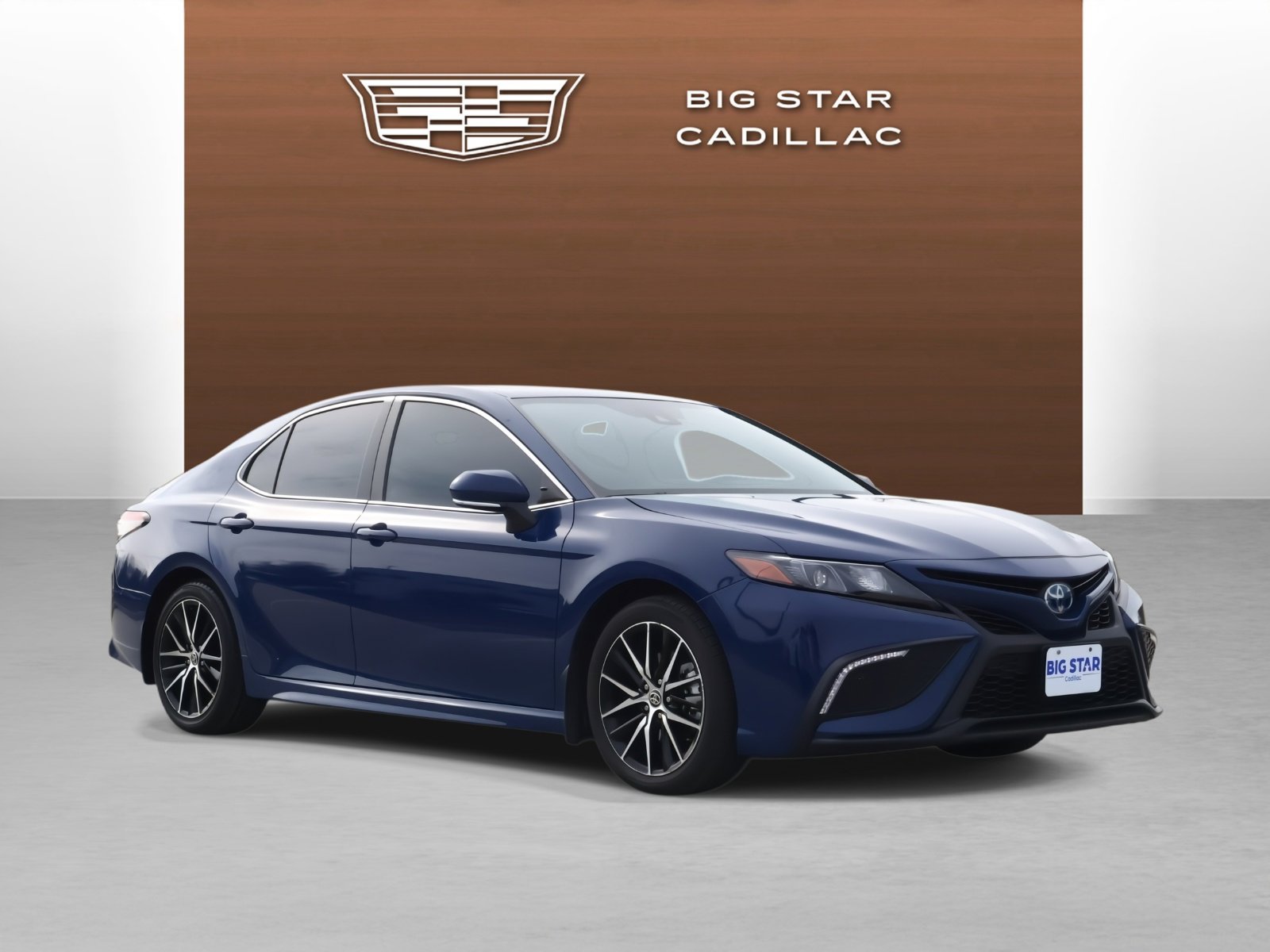 Used 2024 Toyota Camry SE image 7