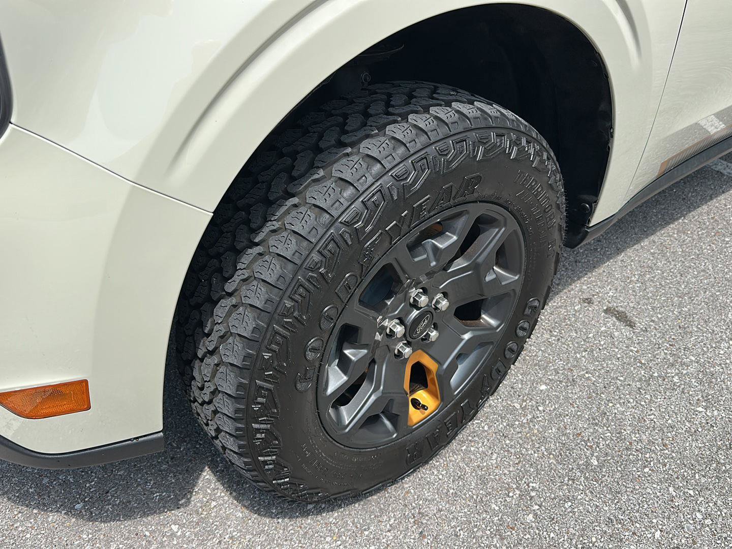 Certified 2025 Ford Maverick Tremor AWD/4WD image 9