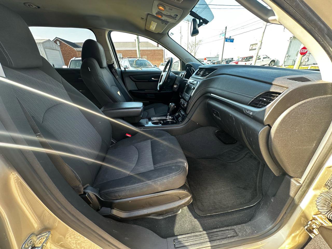Used 2016 Chevrolet Traverse LT image 13