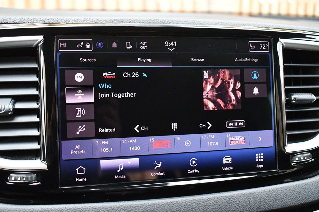 Used 2022 Chrysler Pacifica Touring-L image 41