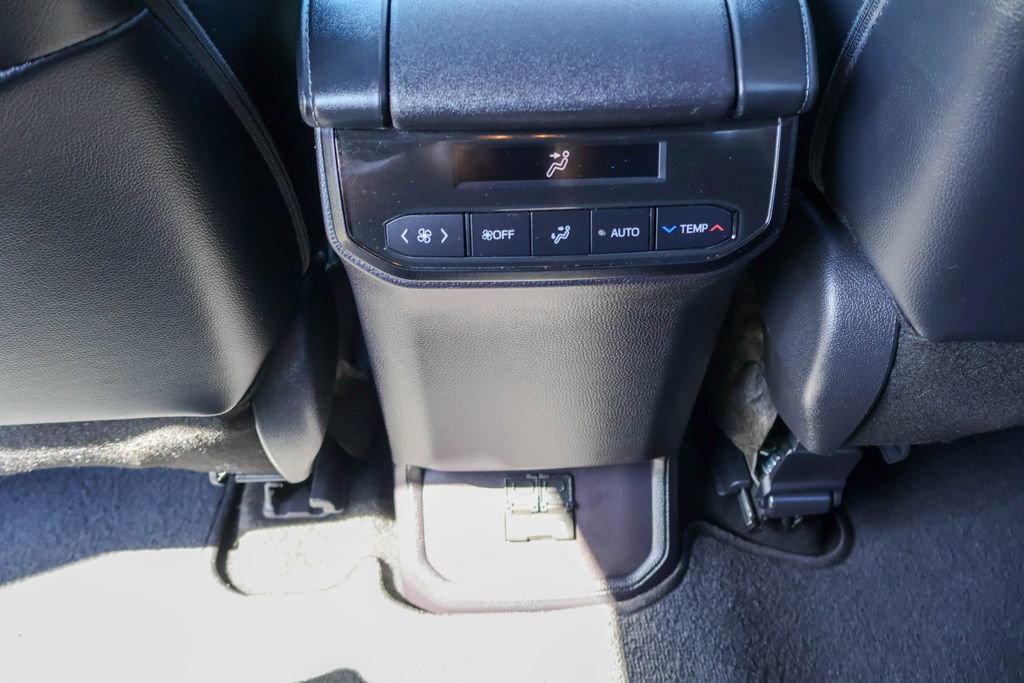 Used 2024 Toyota Highlander XSE FWD image 23