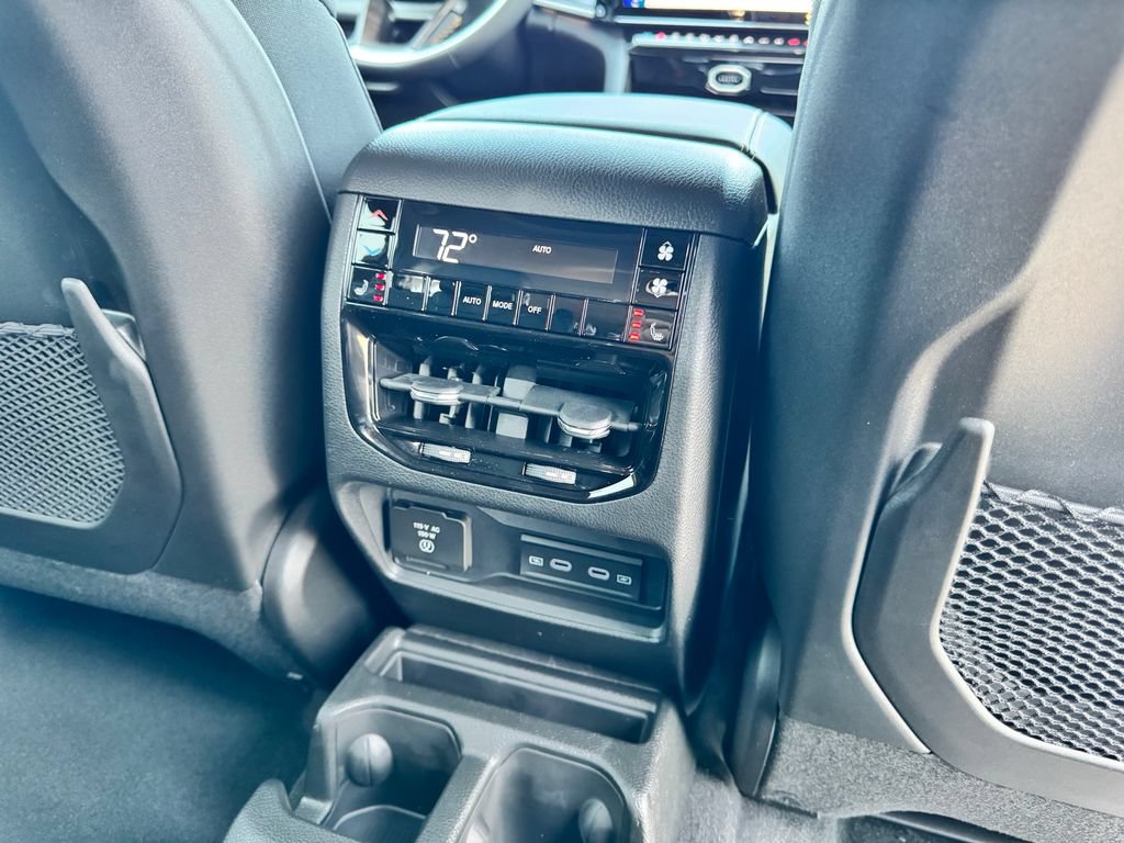 New 2026 Jeep Grand Cherokee L Limited AWD/4WD image 13