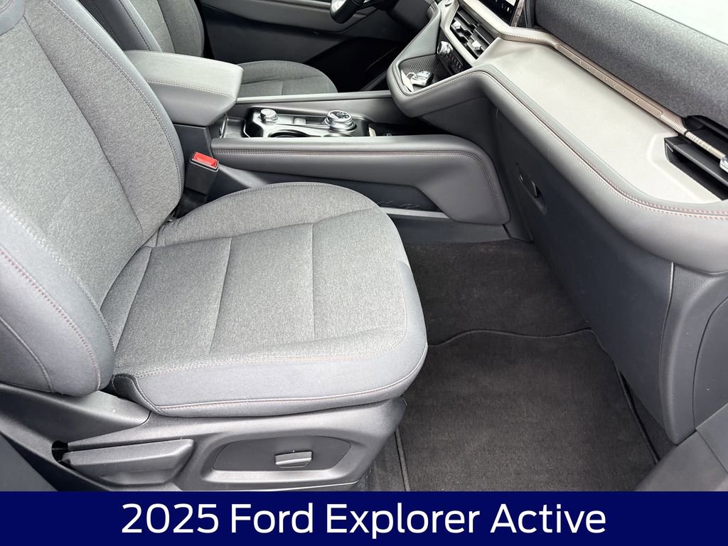 Used 2025 Ford Explorer Active image 13