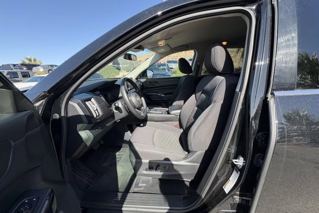 Used 2024 Nissan Pathfinder SV AWD/4WD image 9