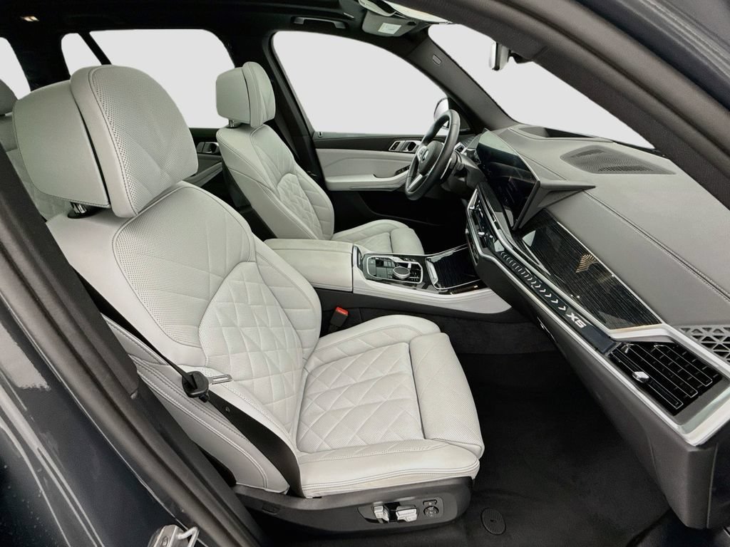 Certified 2026 BMW X5 xDrive40i w/ M Sport Package AWD/4WD image 19