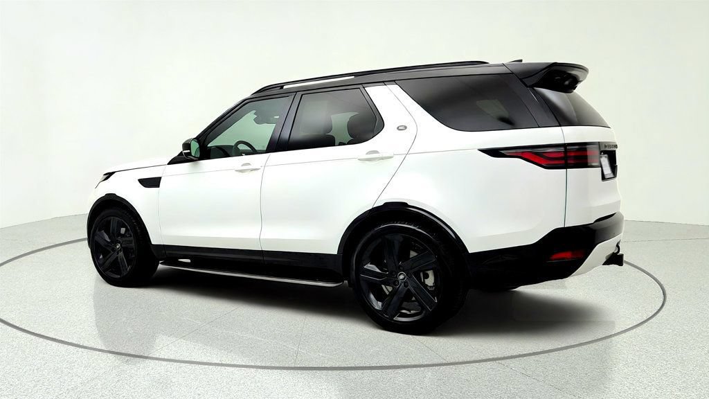 Used 2025 Land Rover Discovery Dynamic SE AWD/4WD image 7