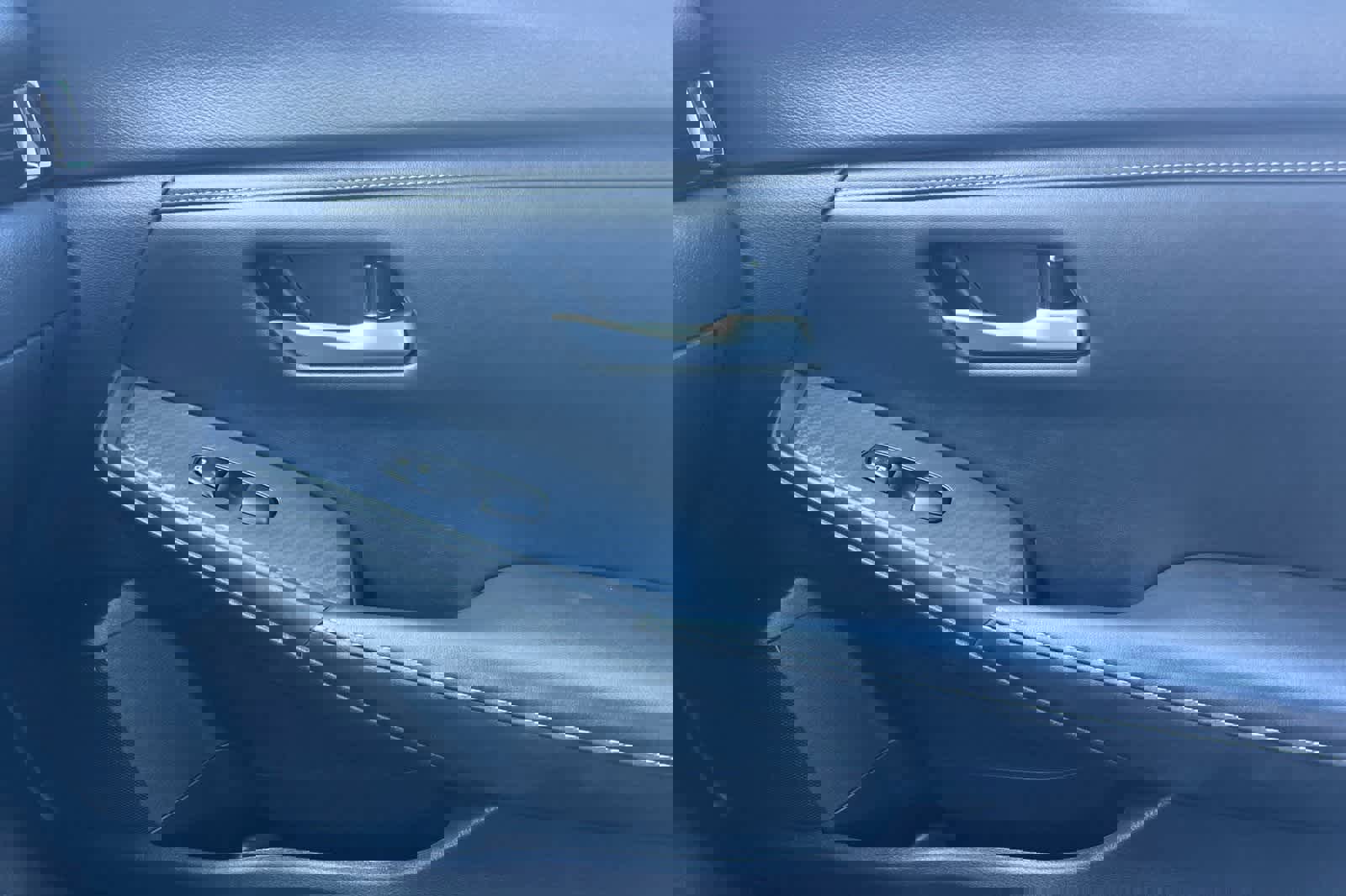 Used 2025 Nissan Sentra SV image 19