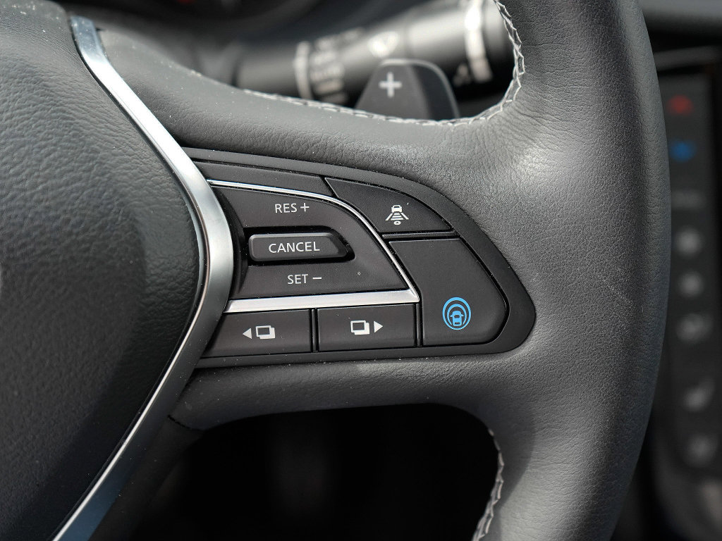 Used 2025 INFINITI QX55 Essential image 11