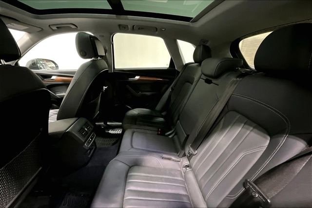 Used 2023 Audi Q5 2.0T Premium w/ Convenience Package AWD/4WD image 11