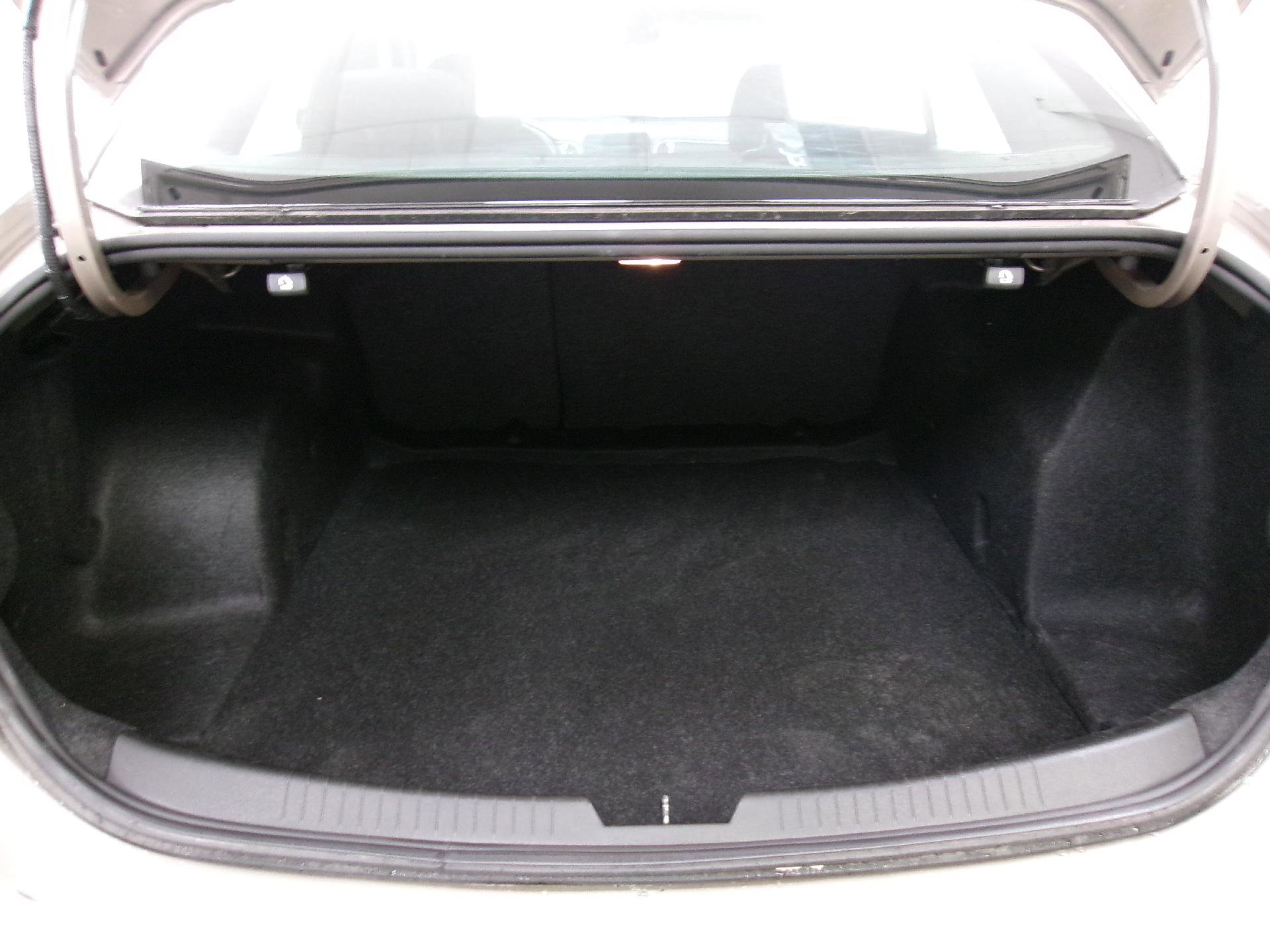 Used 2024 Chevrolet Malibu LT FWD image 11