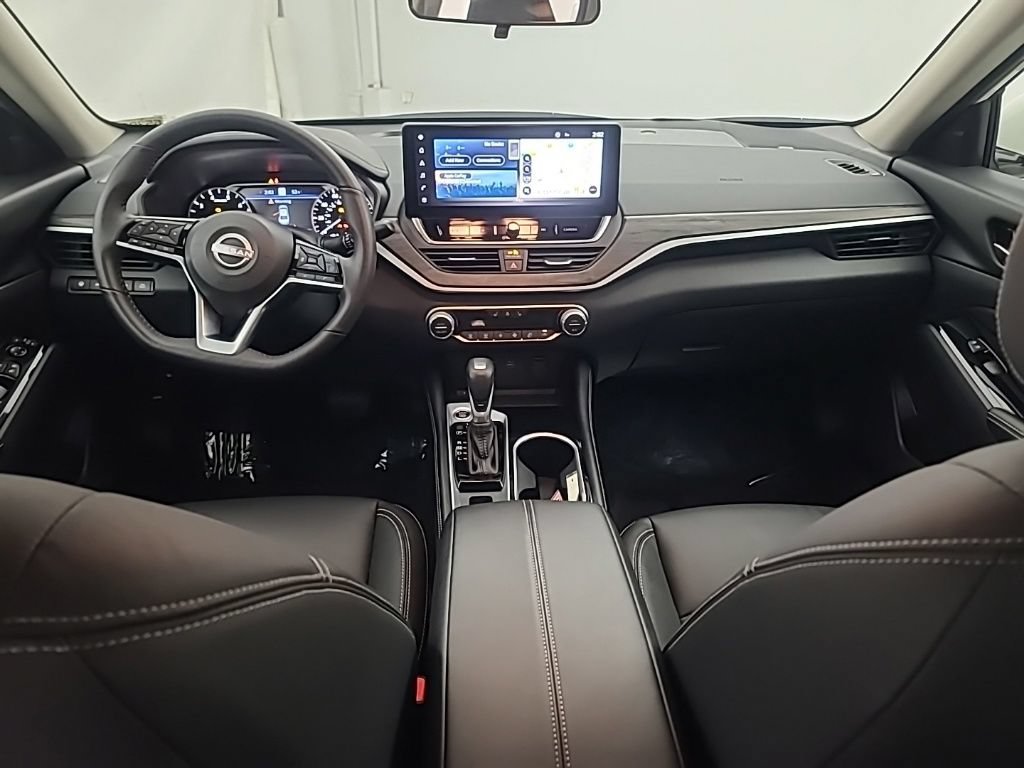 Used 2025 Nissan Altima 2.5 SL FWD image 21