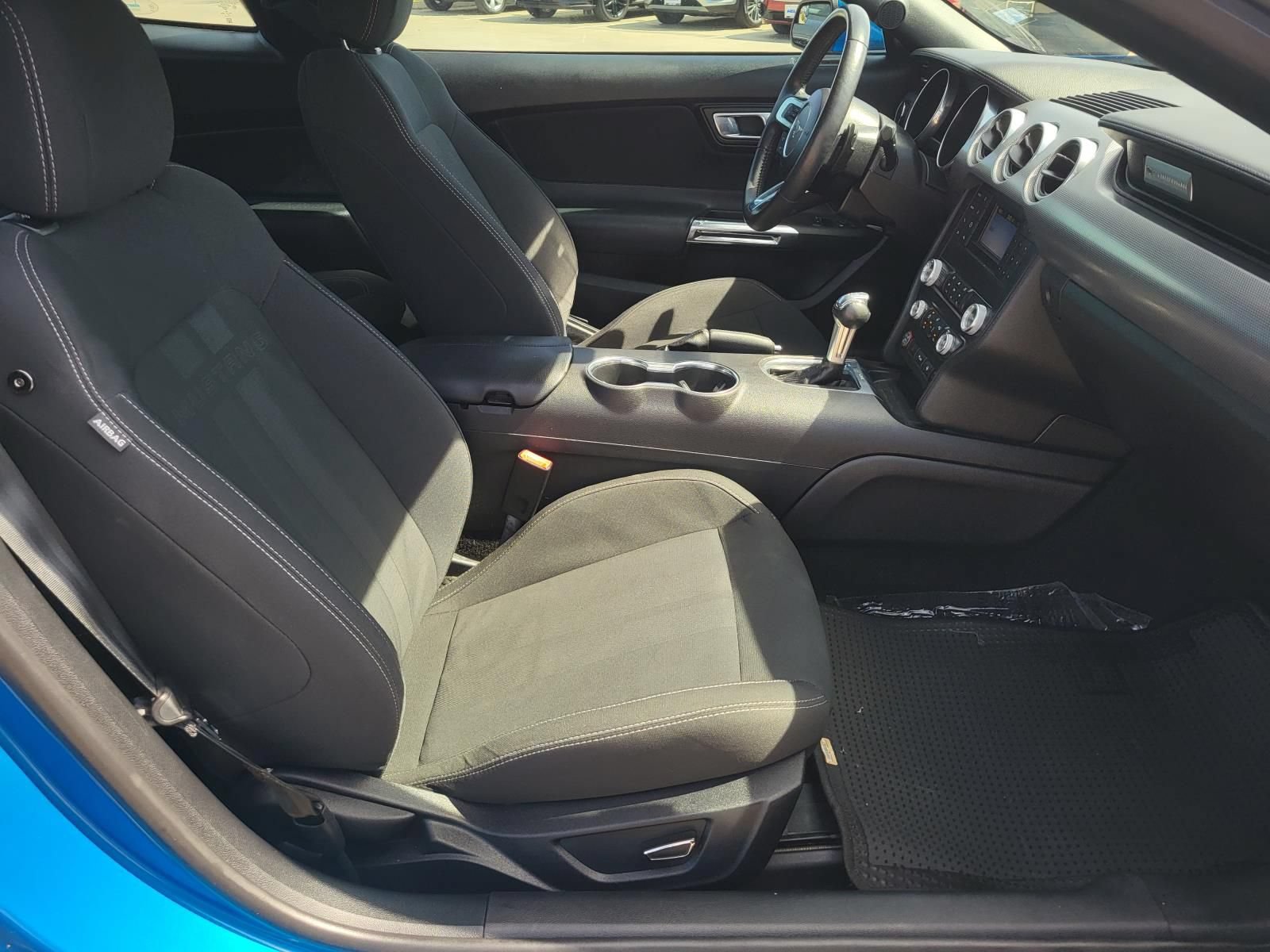Used 2019 Ford Mustang GT w/ Black Accent Package RWD image 9