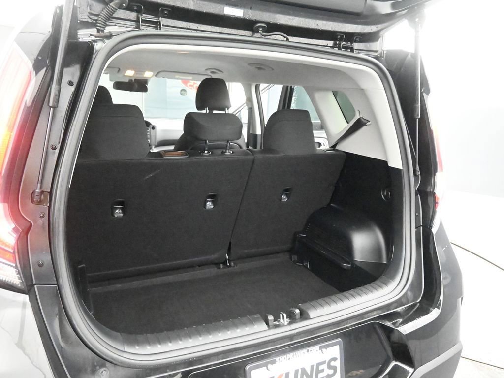 Used 2025 Kia Soul LX w/ LX Technology Package image 23