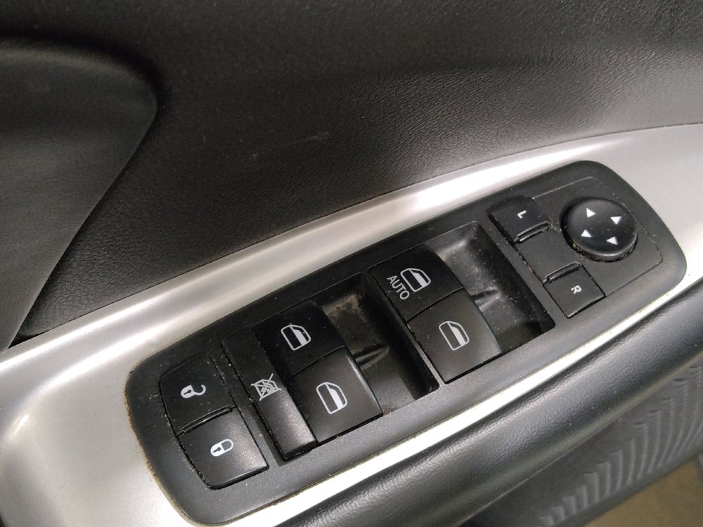 Used 2020 Dodge Journey SE w/ SE Popular Equipment Group image 27