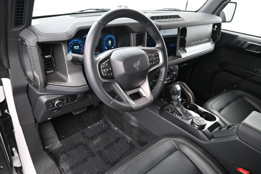 Used 2025 Ford Bronco Badlands AWD/4WD image 4