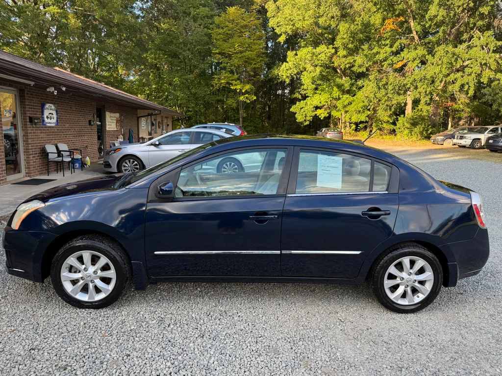 Used 2010 Nissan Sentra 2.0 SL FWD image 2