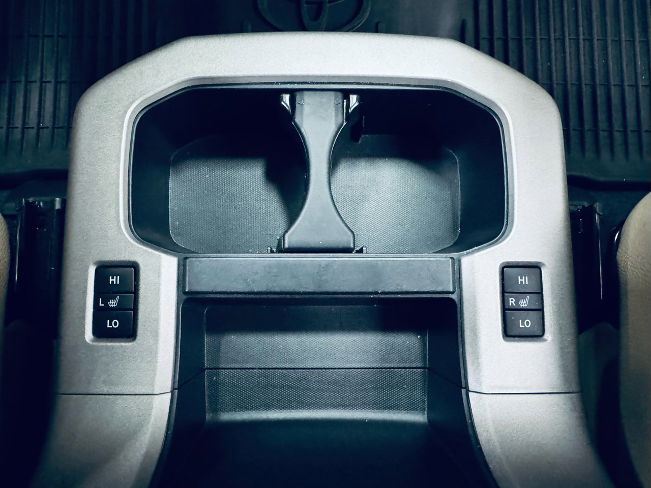 Used 2020 Toyota Sequoia Platinum image 38