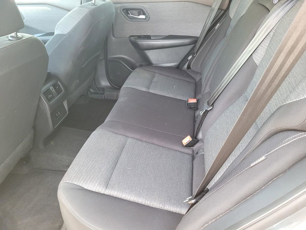 Used 2023 Nissan Rogue SV image 12