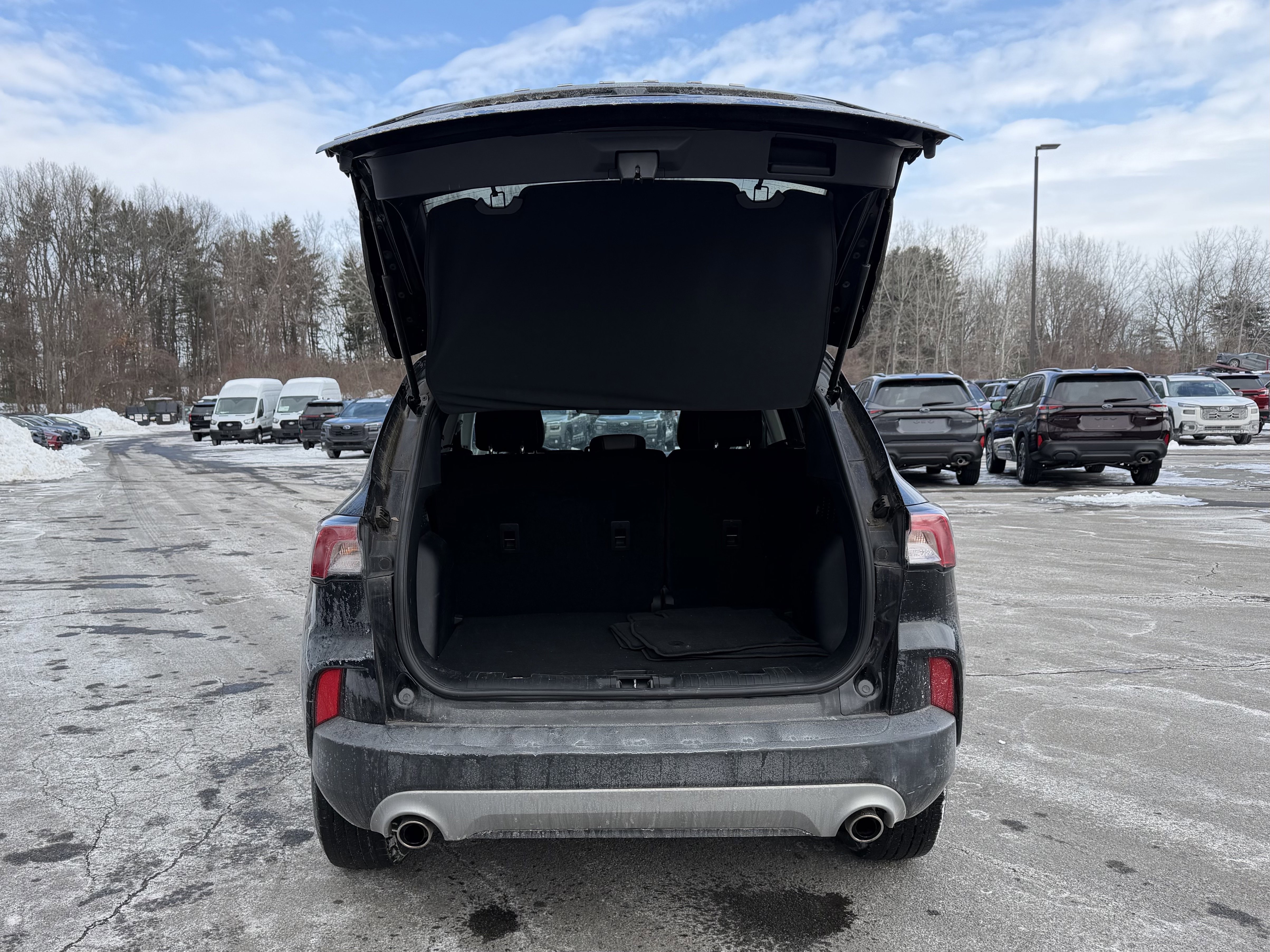 Used 2022 Ford Escape SE w/ Cold Weather Package image 27