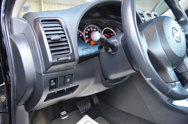 Used 2010 Nissan Altima 2.5 S FWD image 23