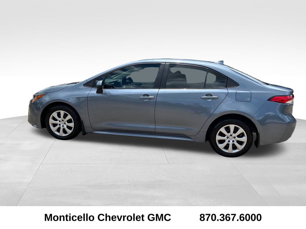Used 2025 Toyota Corolla LE FWD image 6