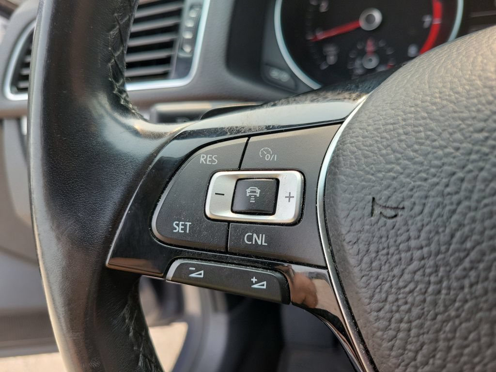 Used 2018 Volkswagen Passat 2.0T FWD image 21