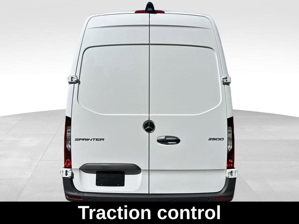 Used 2024 Mercedes-Benz Sprinter 2500 image 4