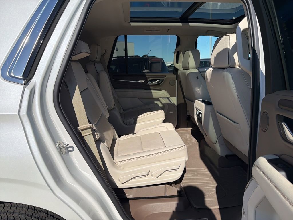 Used 2021 GMC Yukon Denali w/ Denali Premium Package image 19