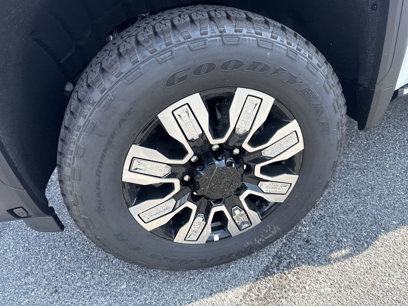 New 2026 GMC Sierra 3500 Denali w/ Denali Reserve Package AWD/4WD image 11