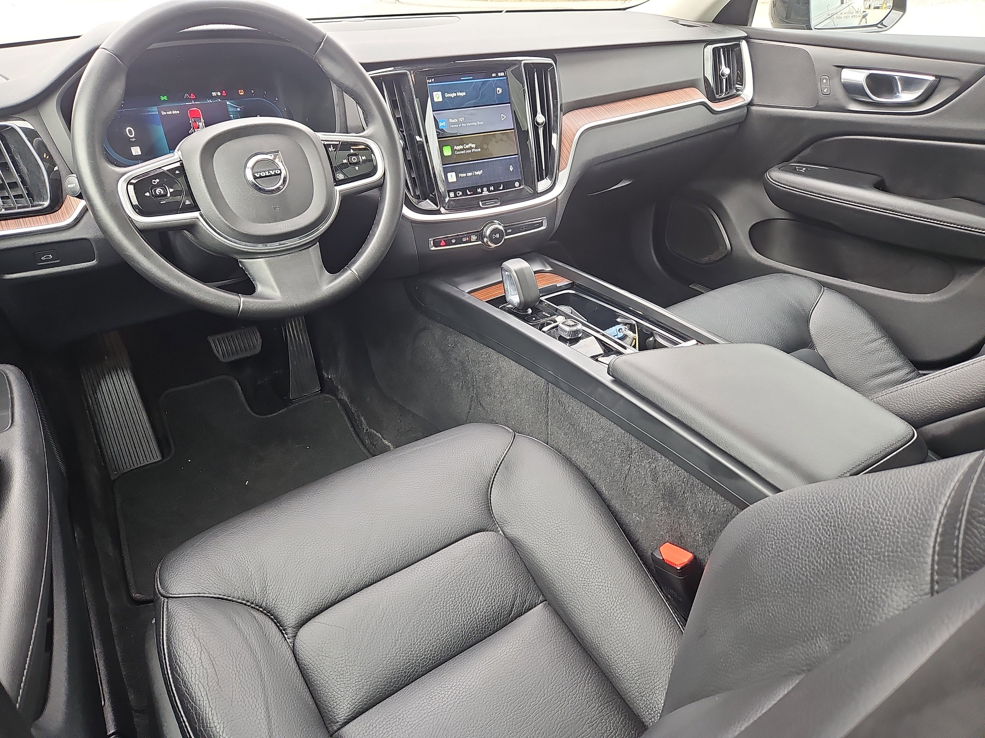 Certified 2023 Volvo V60 B5 Cross Country Plus image 3