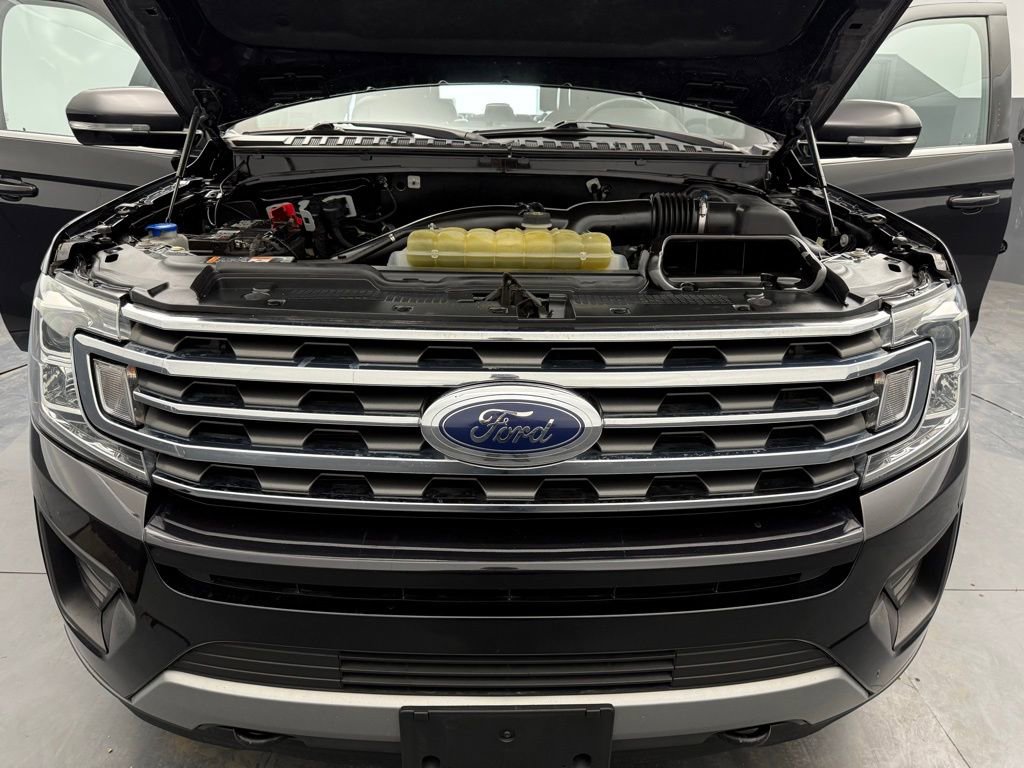 Used 2020 Ford Expedition XLT w/ Equipment Group 202A AWD/4WD image 15
