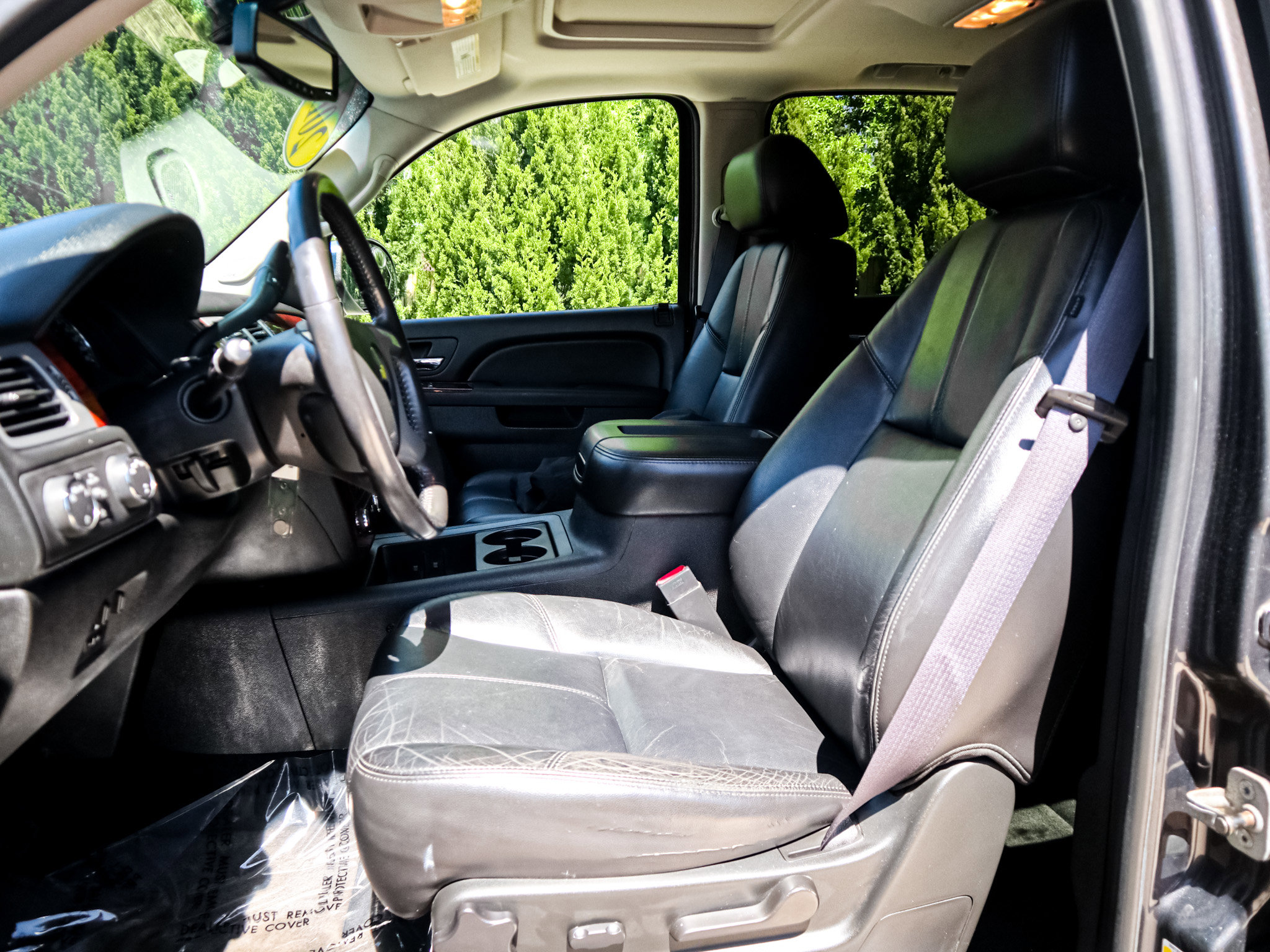 Used 2011 Chevrolet Avalanche LT w/ Regional Value Package image 17