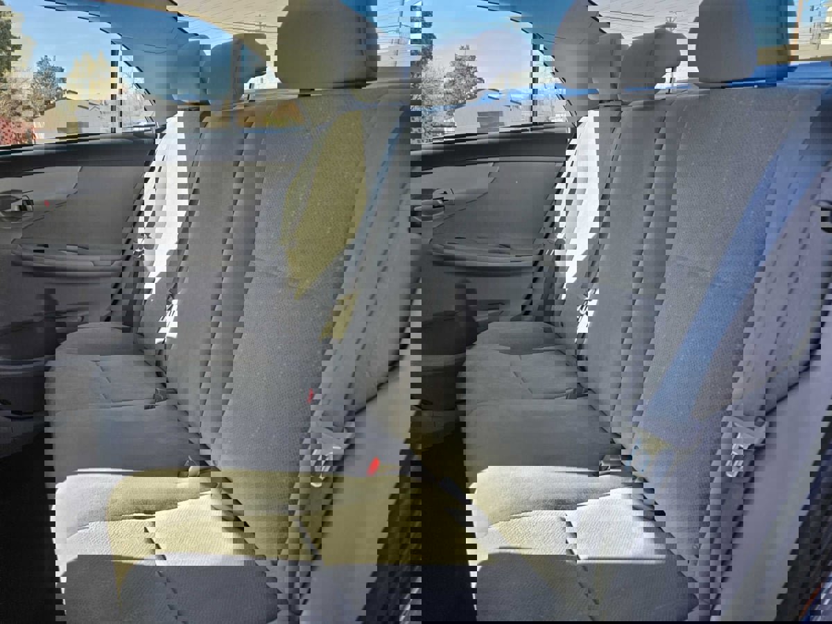 Used 2013 Toyota Corolla L image 18