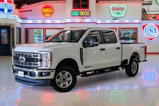Used 2025 Ford F350 XLT AWD/4WD image 2
