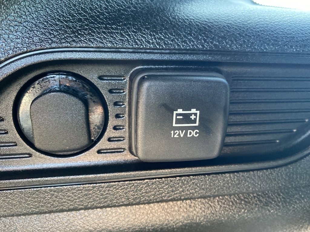 Used 2023 Jeep Grand Cherokee Altitude image 16