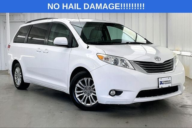 Used 2012 Toyota Sienna XLE w/ Entertainment Pkg FWD image 35