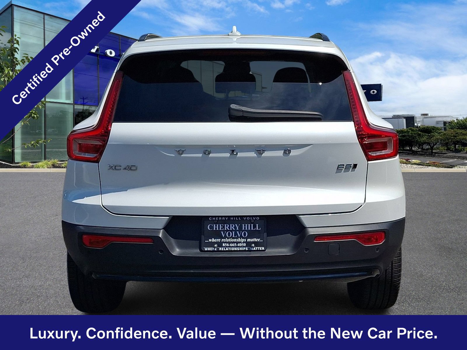 Certified 2025 Volvo XC40 B5 Ultra AWD/4WD image 6