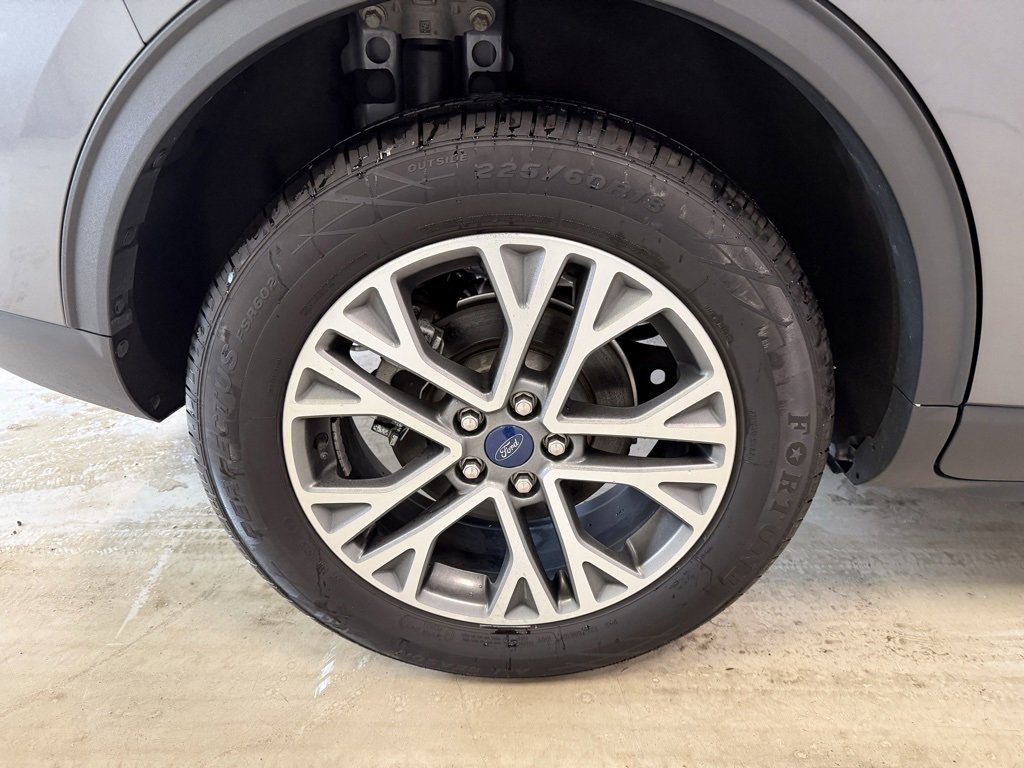 Certified 2022 Ford Escape SEL image 30