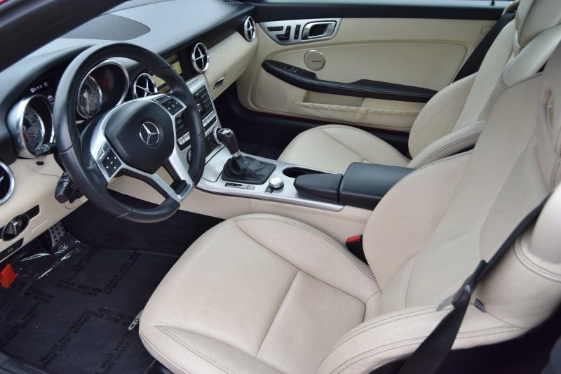 Used 2012 Mercedes-Benz SLK 350 image 22