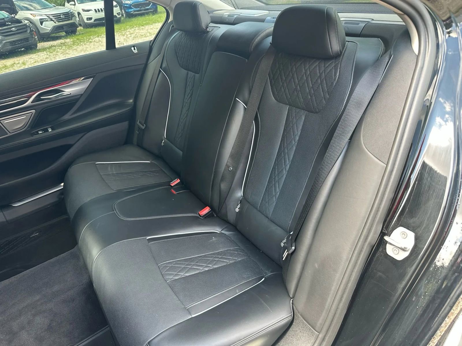 Used 2018 BMW 750i xDrive image 37