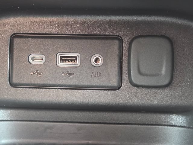 Used 2023 Chevrolet Equinox LT FWD image 31