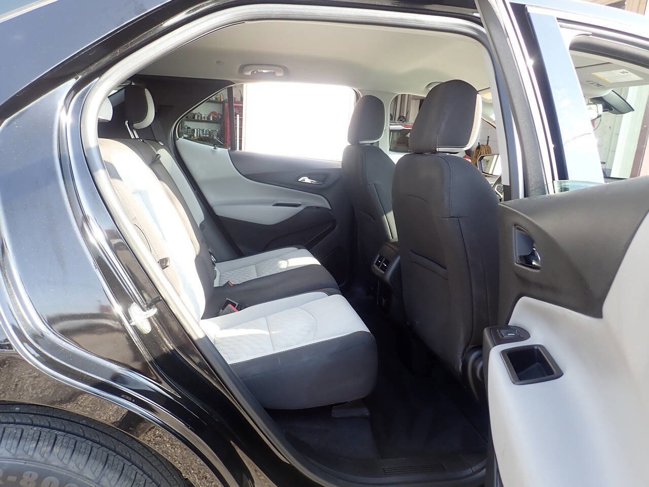 Used 2018 Chevrolet Equinox LS image 27