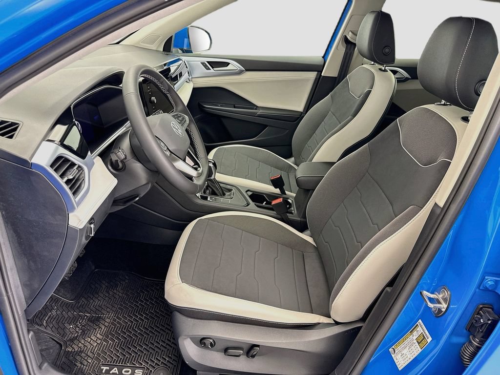 New 2026 Volkswagen Taos SE FWD image 17