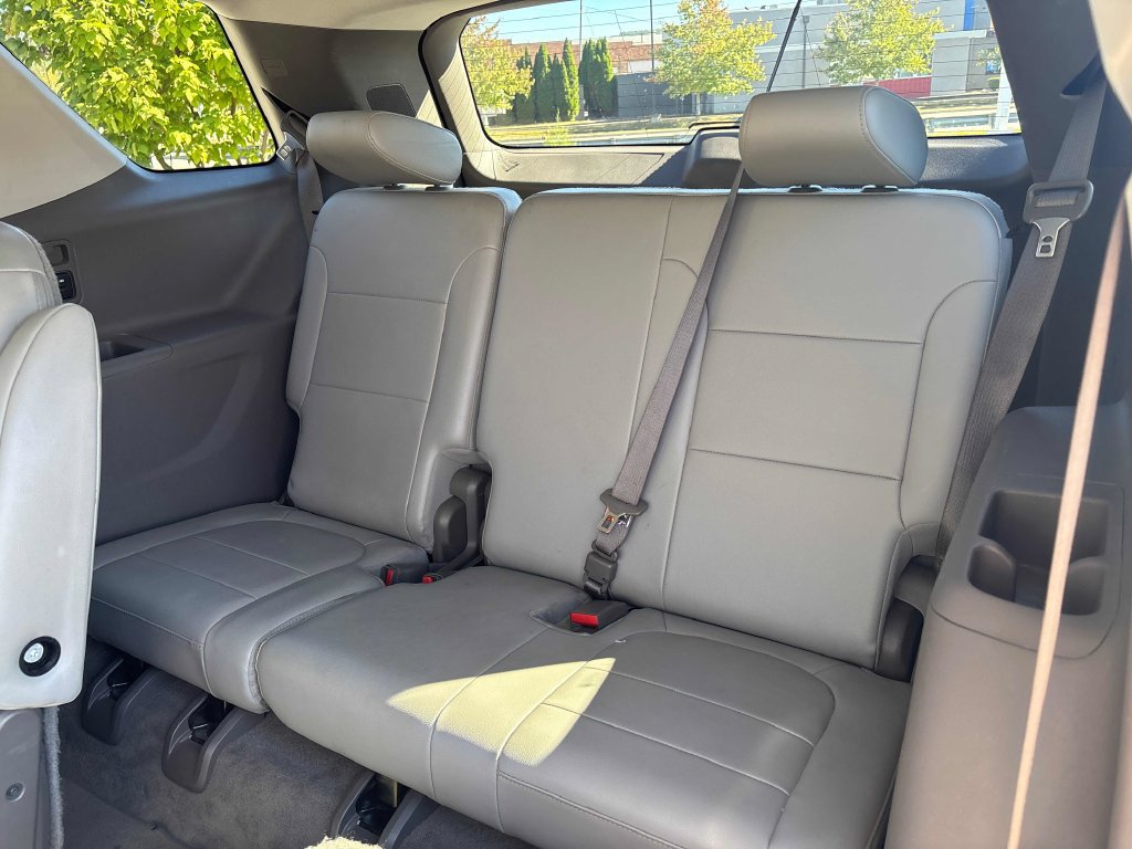 Used 2019 Chevrolet Traverse LT FWD image 23