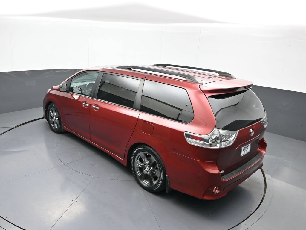 Used 2017 Toyota Sienna SE FWD image 42